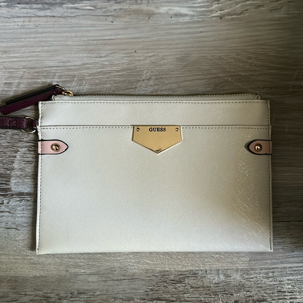 Guess Wristlet